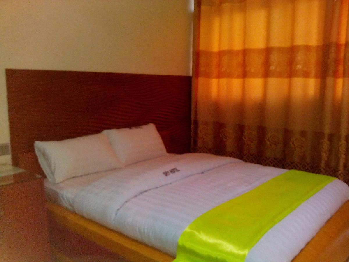Hotel Ok Kampala Exteriör bild
