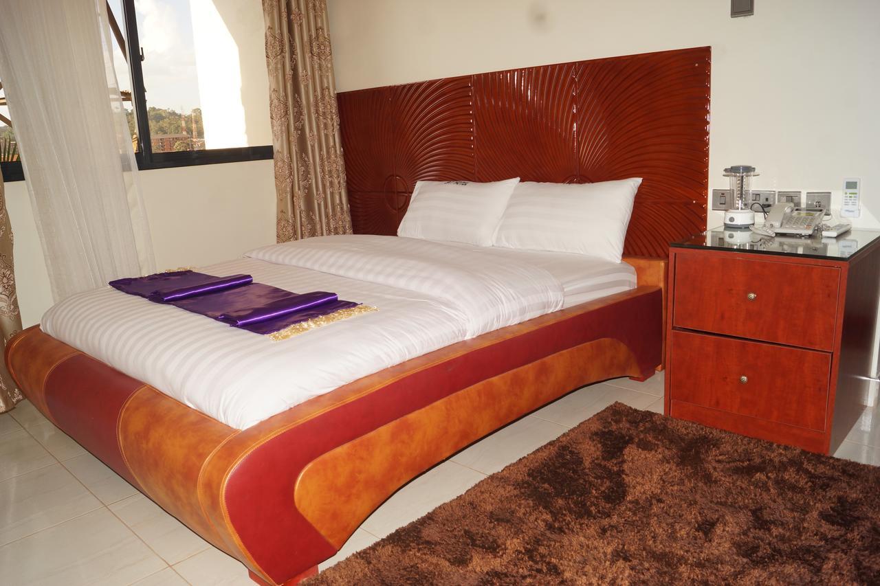 Hotel Ok Kampala Exteriör bild