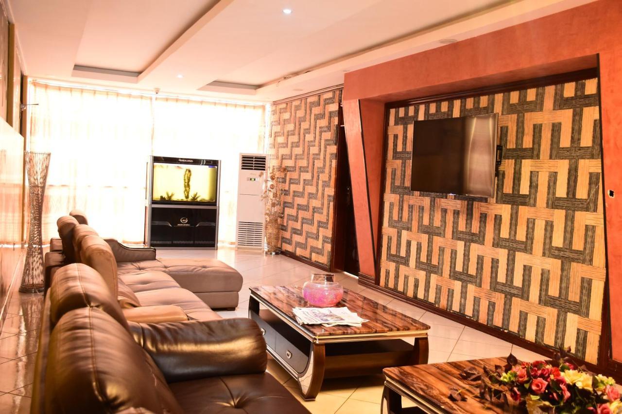 Hotel Ok Kampala Exteriör bild